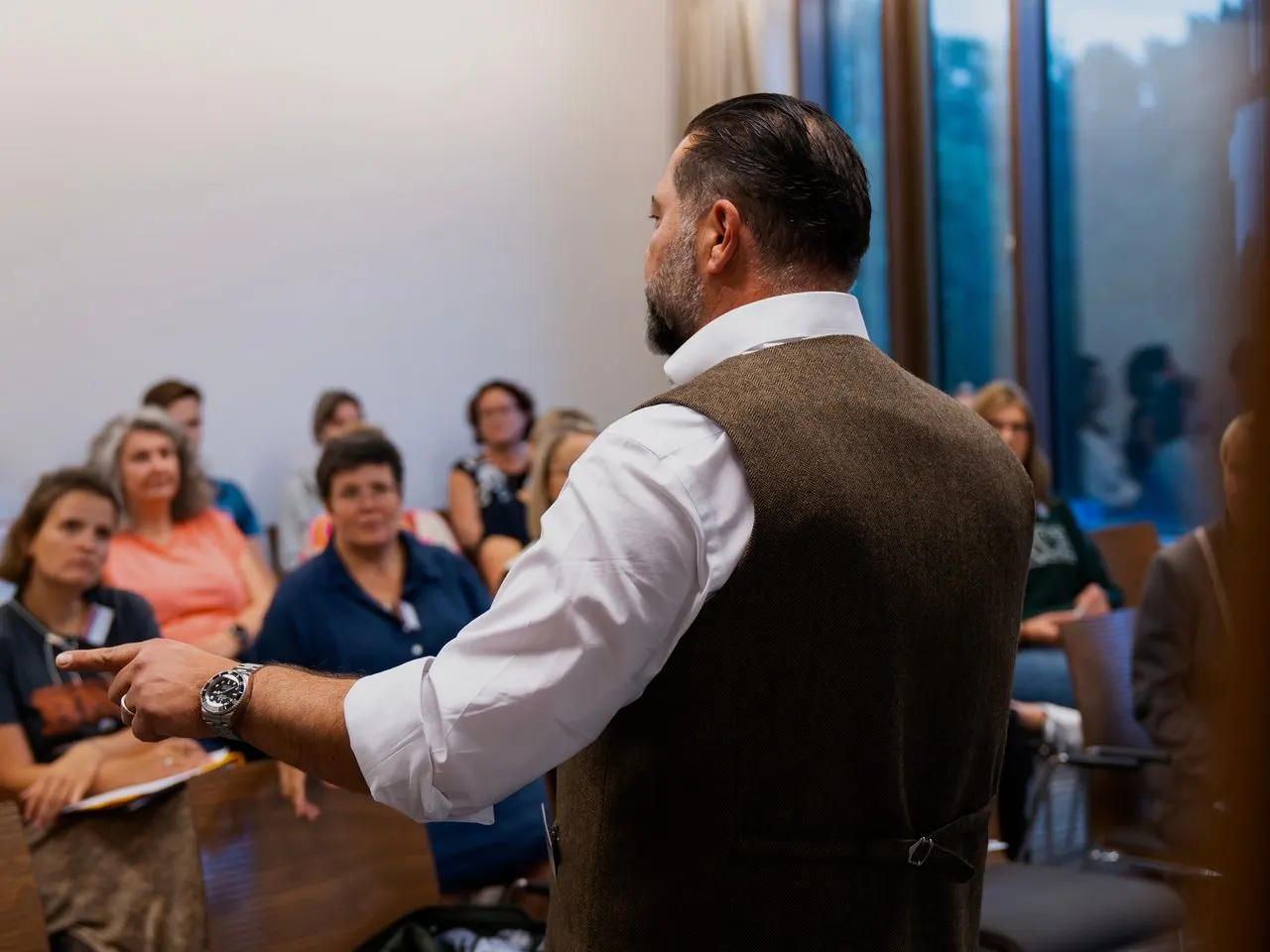 Sharaf Beitar bei seinem Vortrag auf der Chiropraktik Mastermind